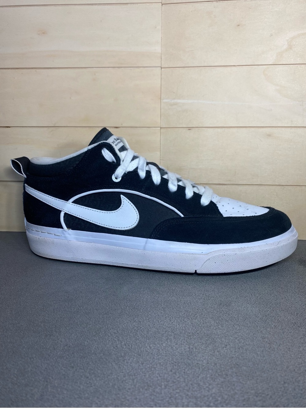 Nike SB React Leo Baker Black White Men's Size 11.5 Skate Shoes DX4361-001